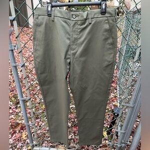 IZOD Men's American Chino Slim Fit Pants, 34Wx32L SLIM‎ (Tan/Khaki)
